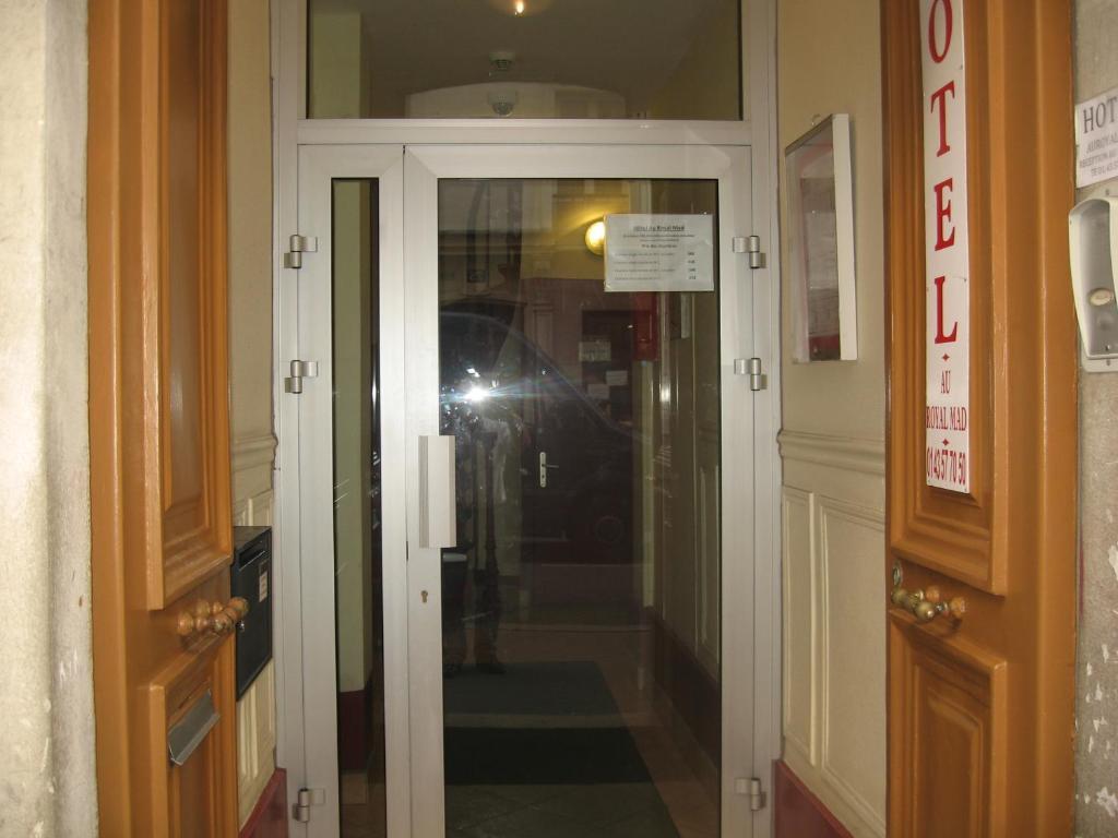 Au Royal Mad Hotel Paris Exterior photo